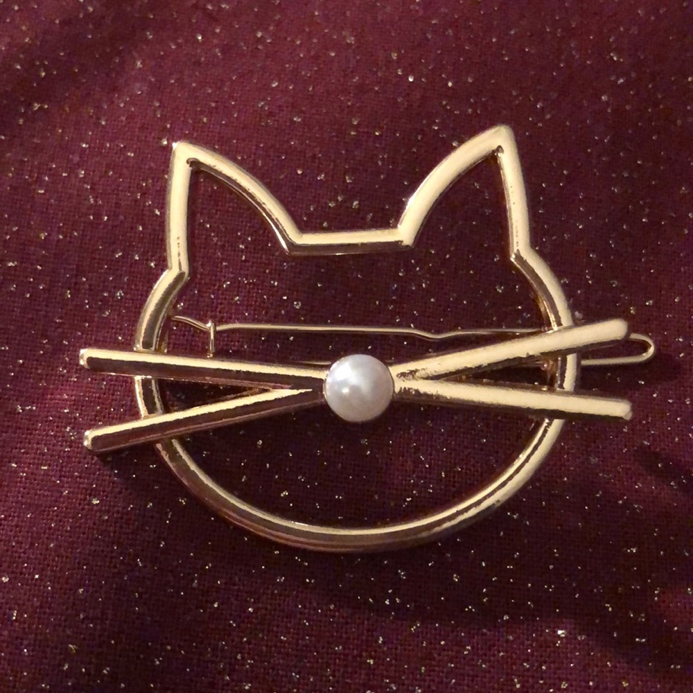 Gold tone cat 🐱 hair clip.